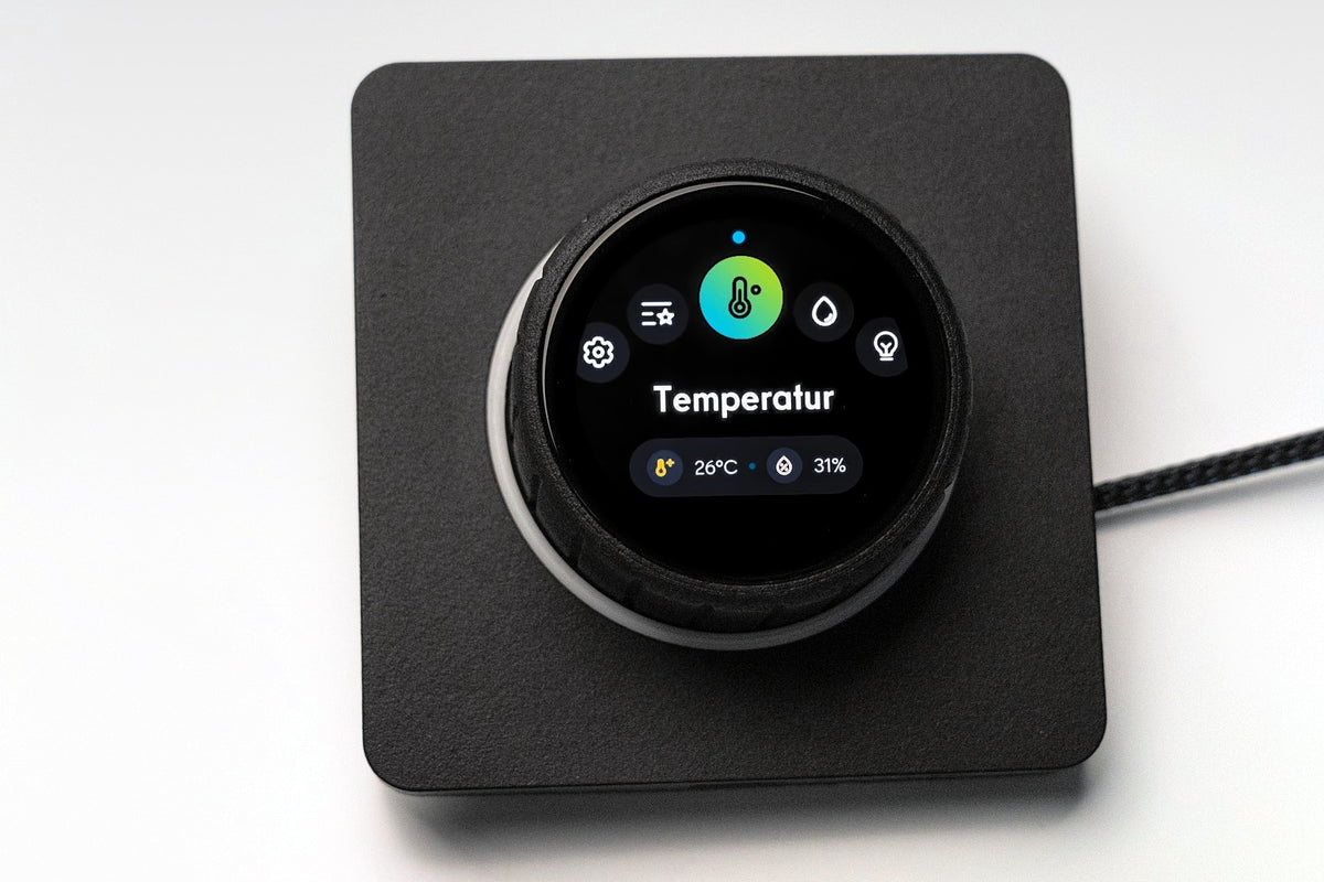 SmartKnob Menü Temperatur mit Innentemperatur und Luftfeuchte auf dem runden Display
